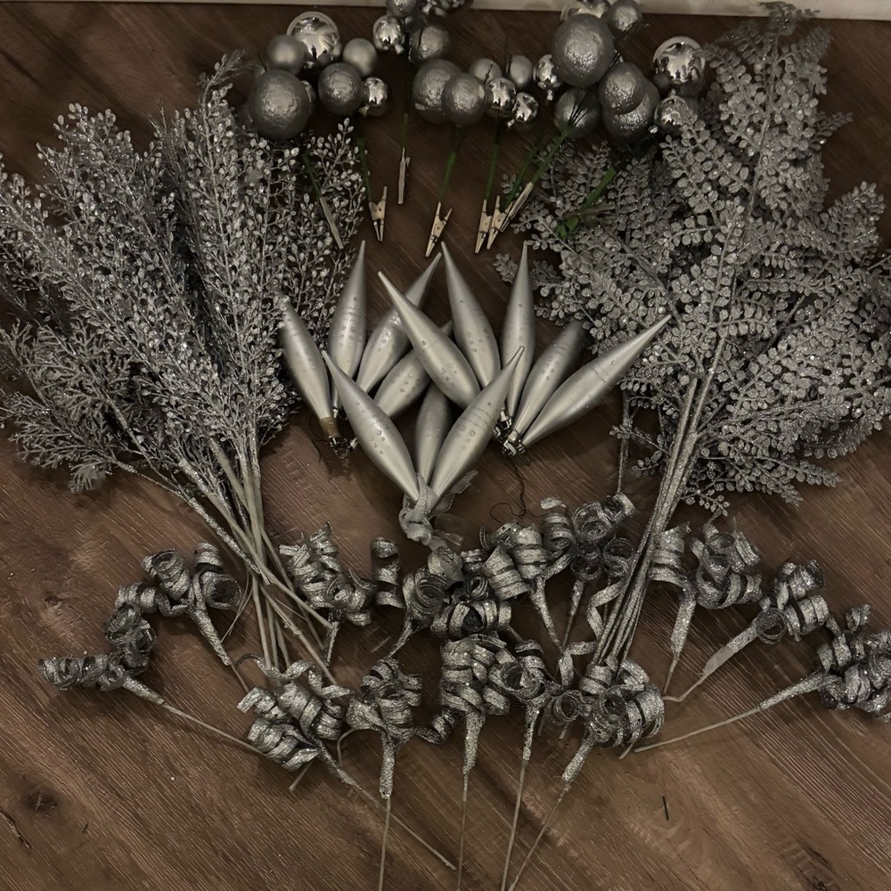 Silver Holiday Ornament Mixed Bundle Like New - Picture 2 of 7
